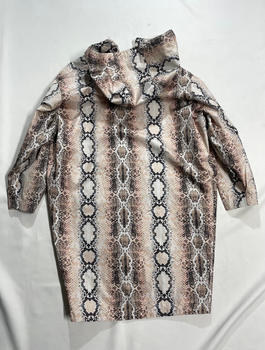 maje snake print 후드 쉘파카  상품이미지5