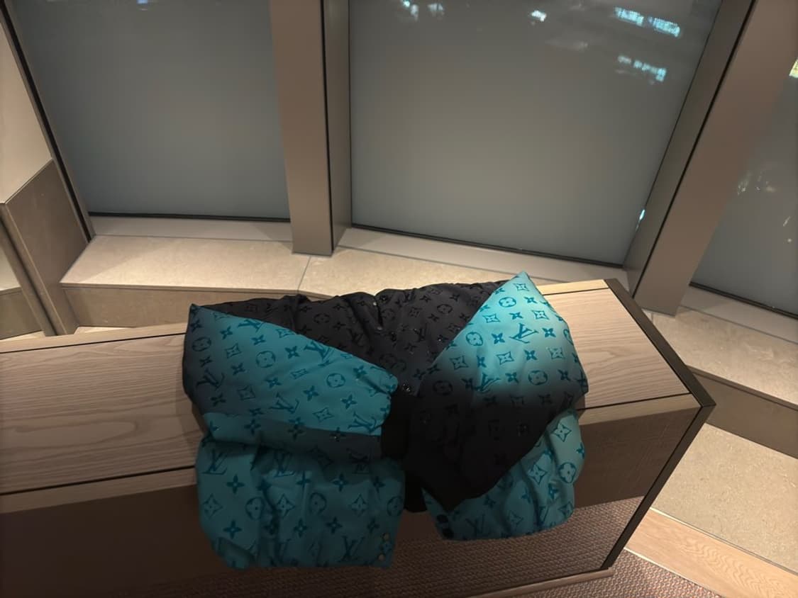 루이비통 그라디언트 봄버 정품 상품이미지2