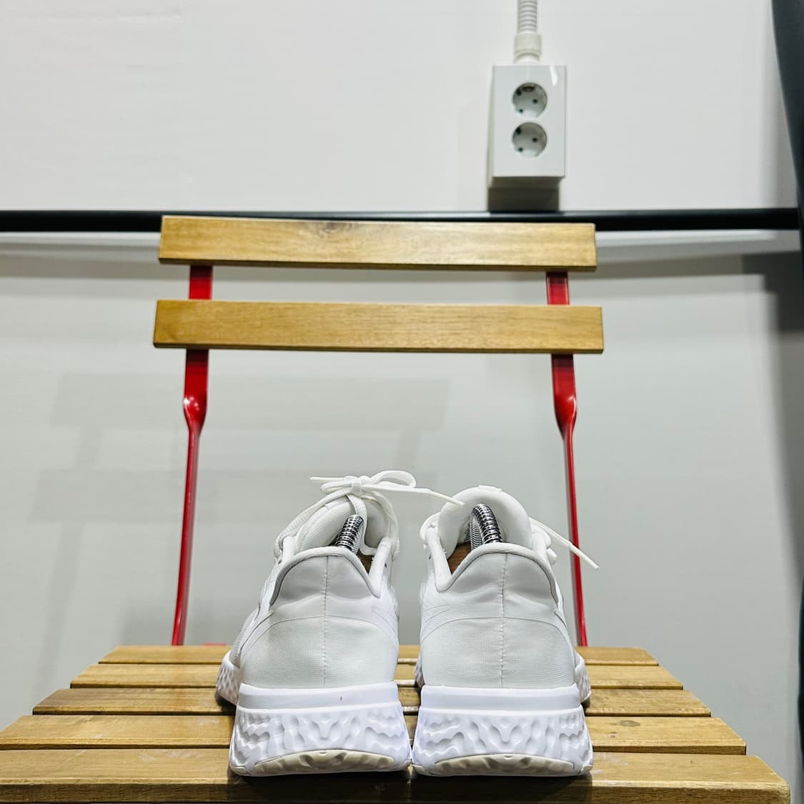 250) 나이키 운동화 남녀 공용 신발 레볼루션 화이트 상품이미지4