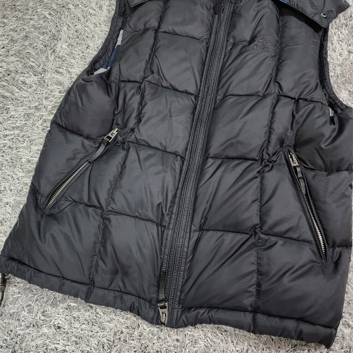 버버리 다운 조끼 남성100

 상품이미지3