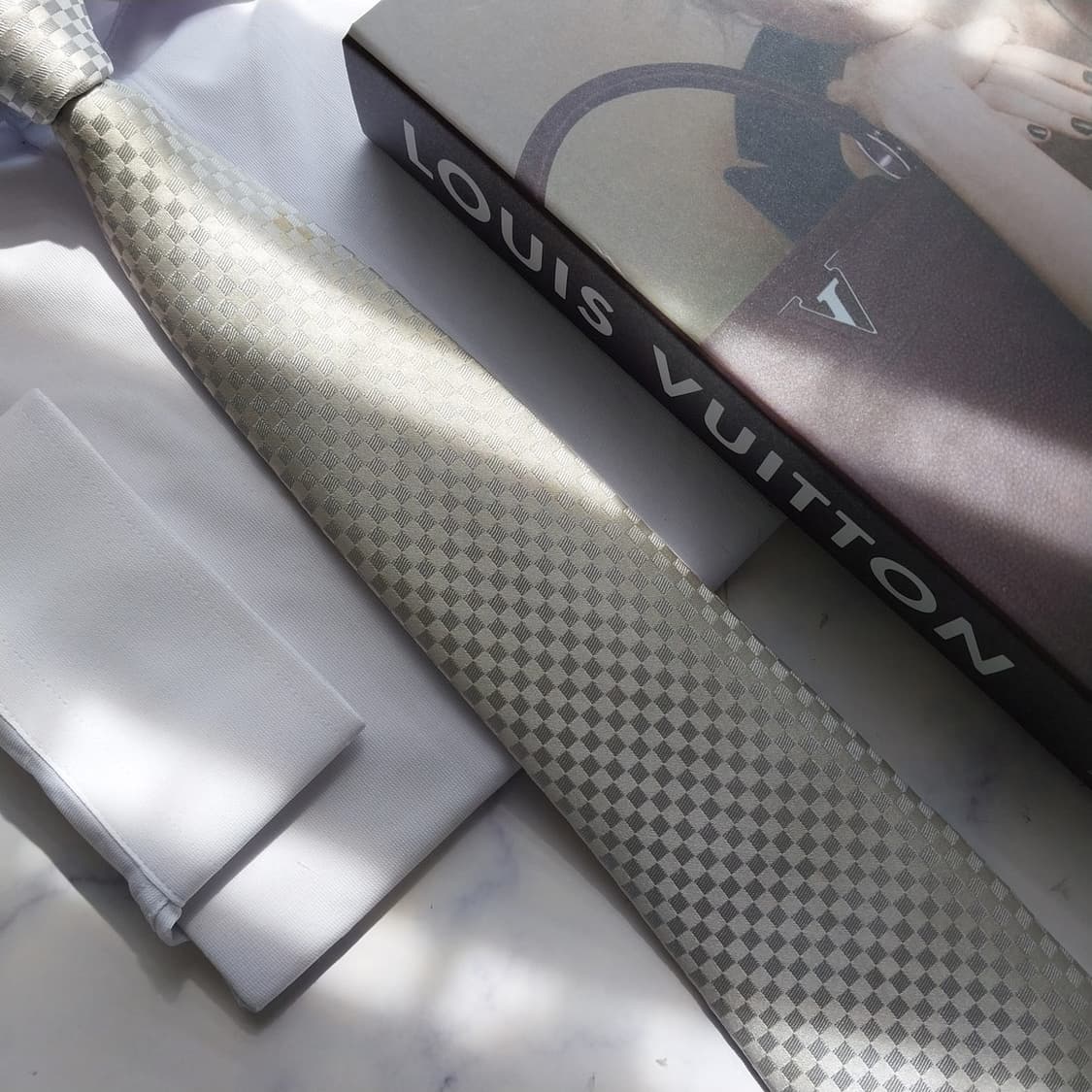 루이비통 실크 실버 체크 패턴 넥타이 9.5cm A~B등급 K2579 상품이미지4