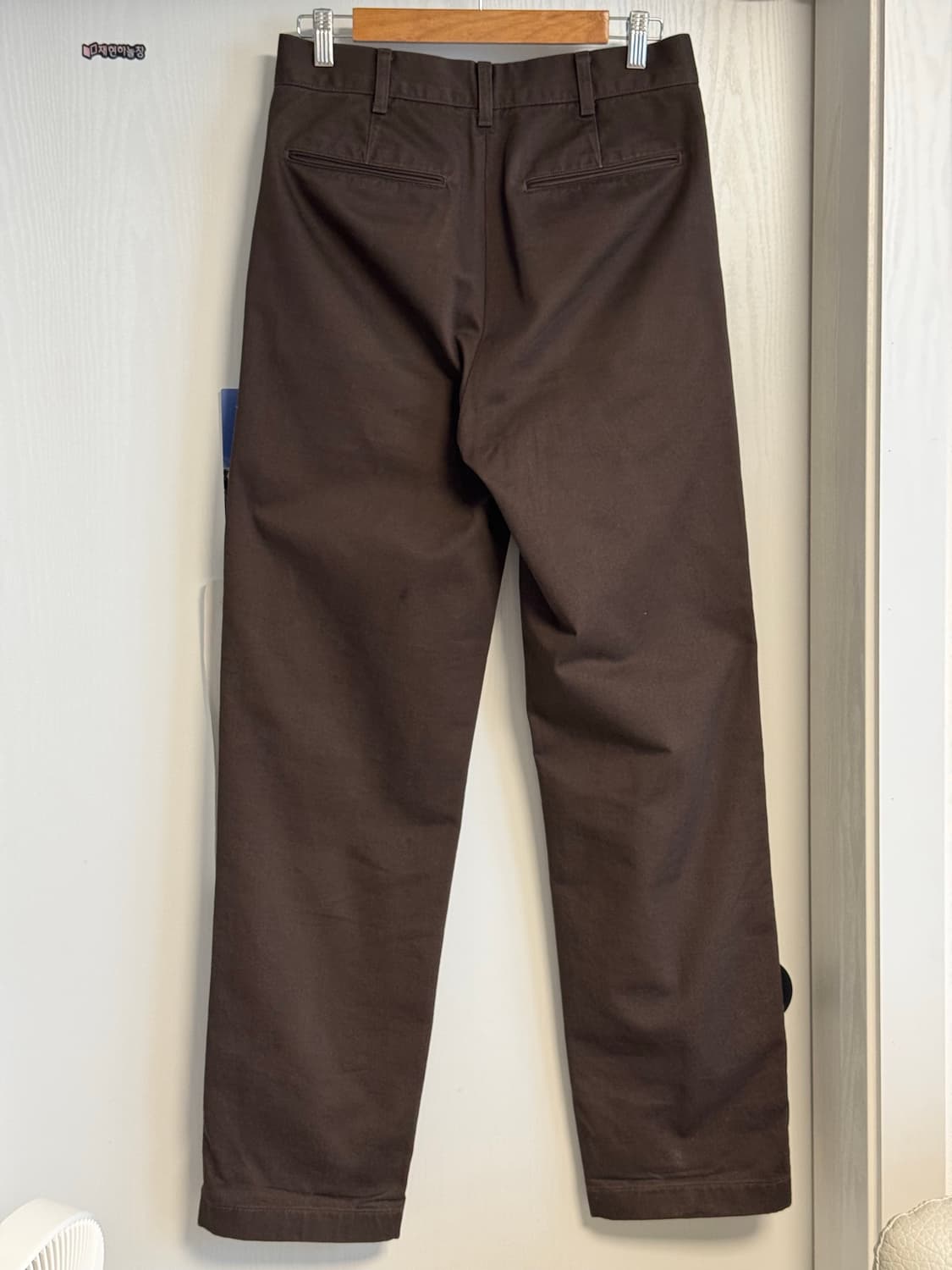 [73] 유니클로 스트레이트 치노 팬츠 다크 브라운 상품이미지5