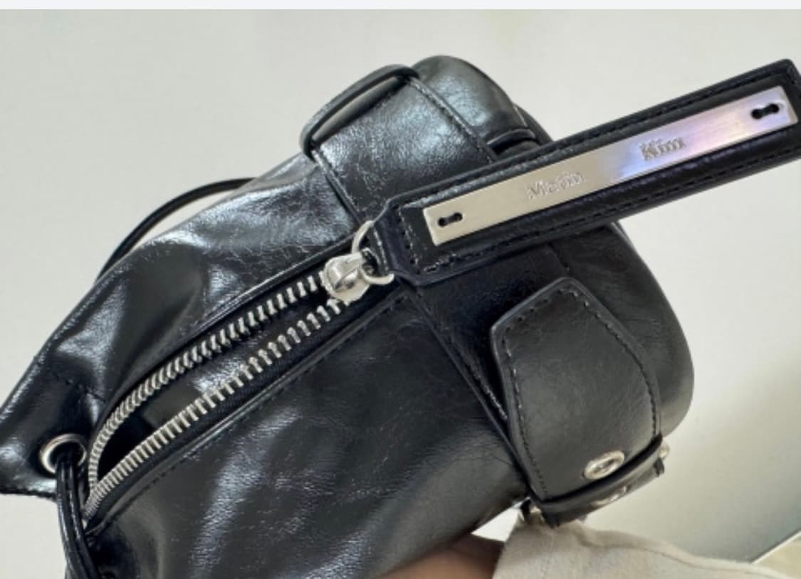 마뗑킴 벨티드 미니 버킷백 블랙 상품이미지2