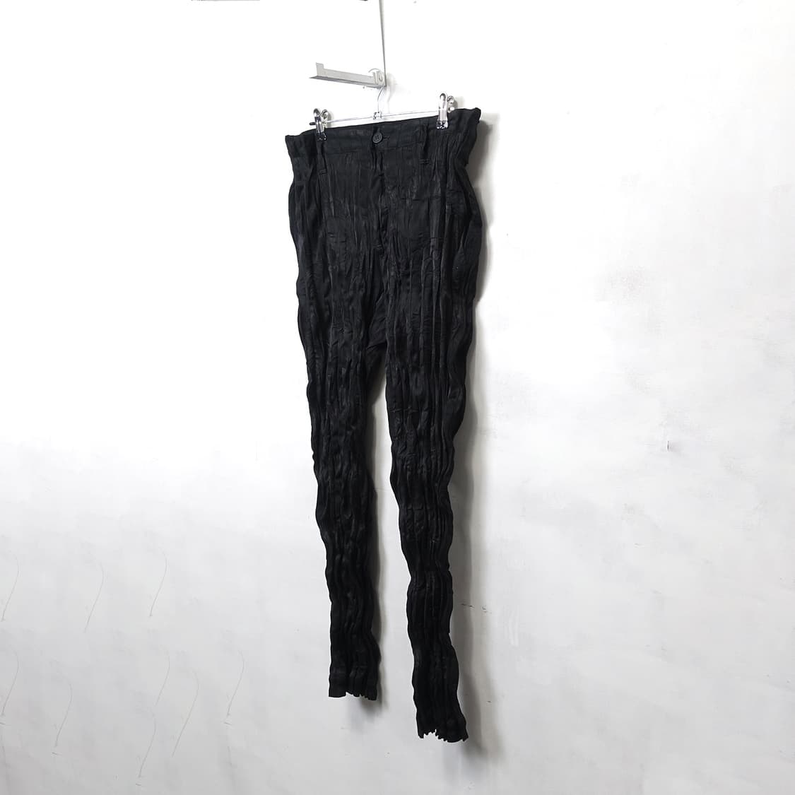 ISSEYMIYAKE me 이세이미야케  미 링클 플리츠 주름 블랙 팬츠 상품이미지2