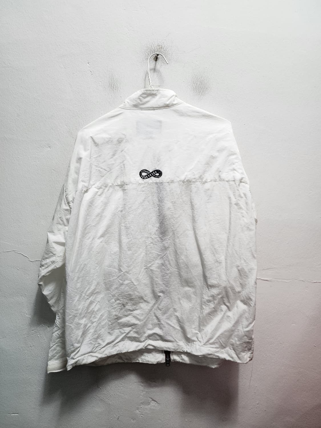 예스아이씨 화이트 바람막이  상품이미지2