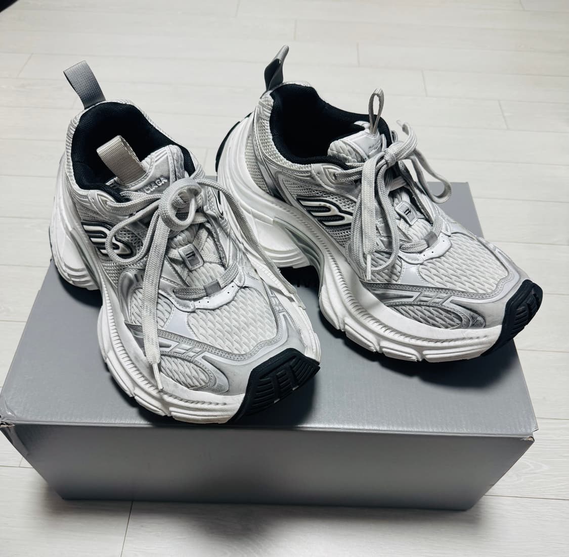 이번주거래시[40] 발렌시아가 10XL 화이트[사진 추가] 상품이미지1