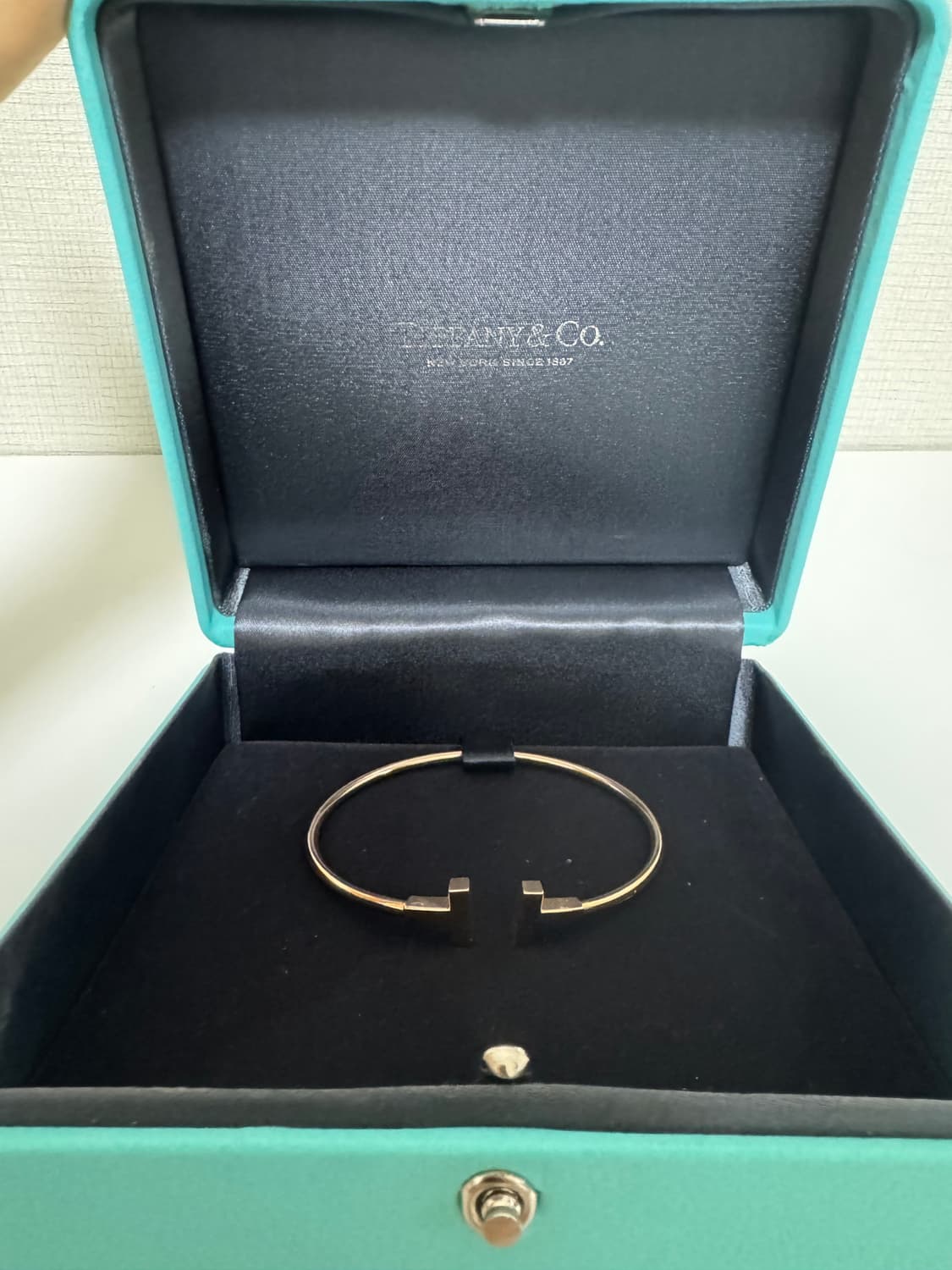 티파니앤코 티 와이어 브레이슬릿 로즈골드 상품이미지1