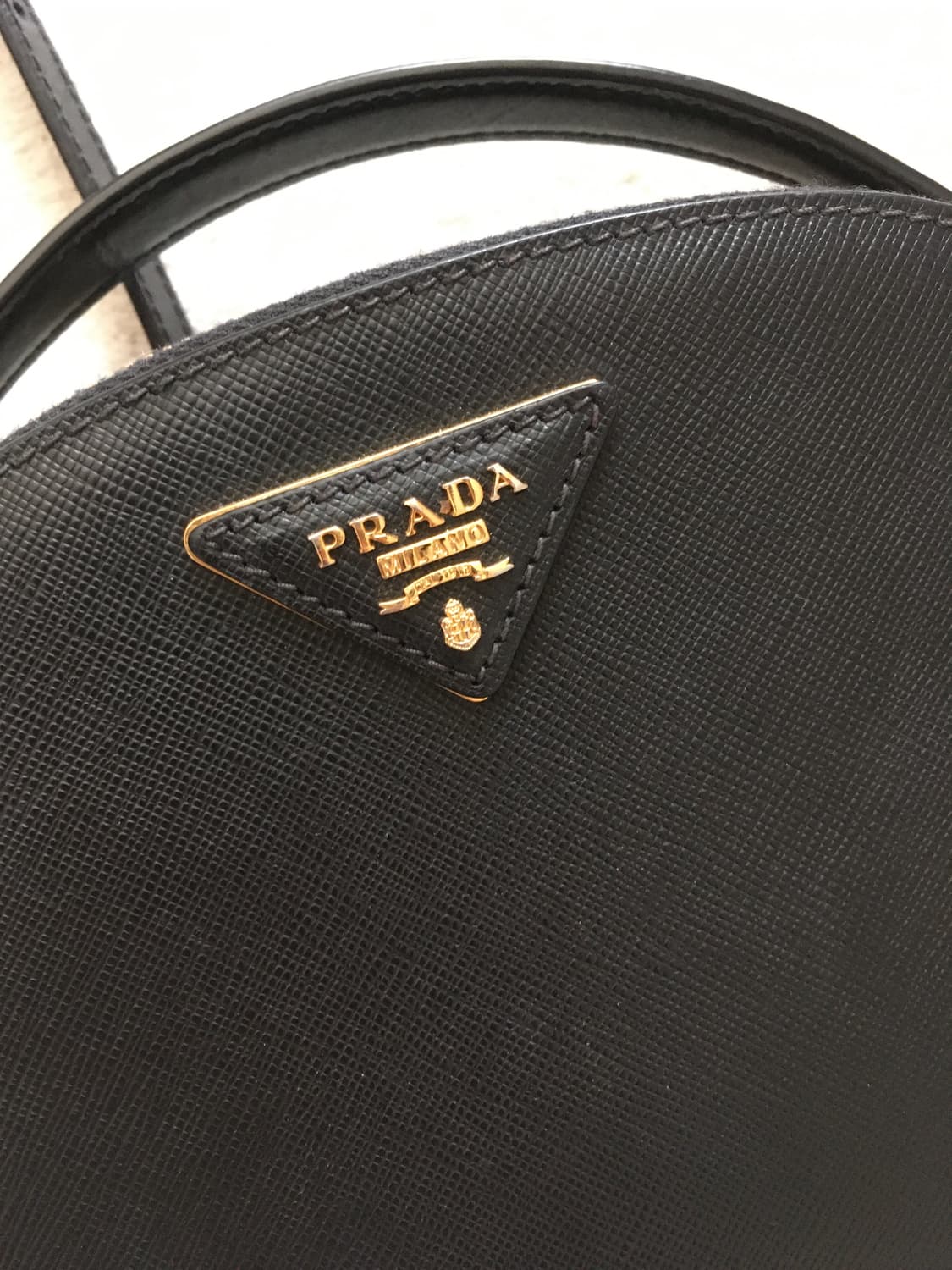 프라다 크로스백 블랙 사피아노 상품이미지2