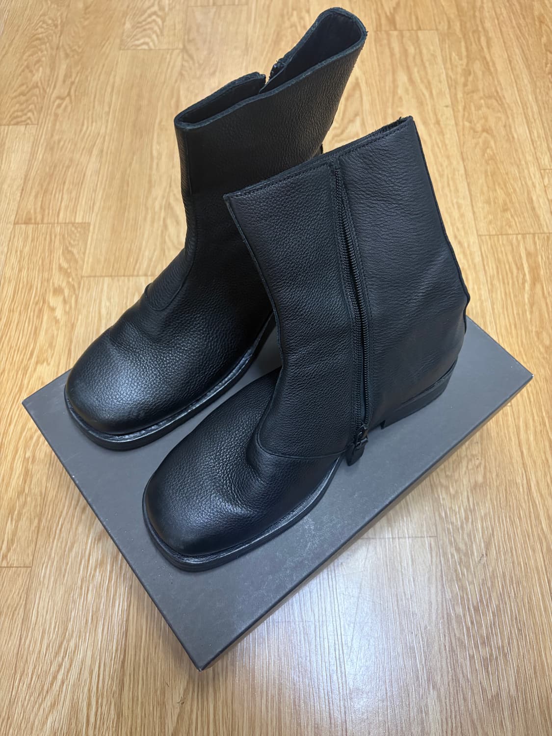 아워레가시 카미온 부츠 41 사이즈 판매합니다 상품이미지3