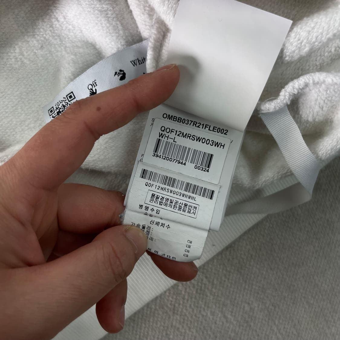 105 오프화이트 카라비지오 프린트 화이트 후드티 상품이미지9