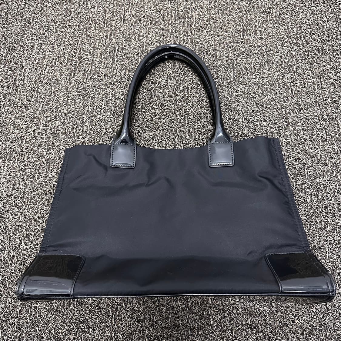 토리버치 엘라 여성 토트백 블랙 상품이미지5