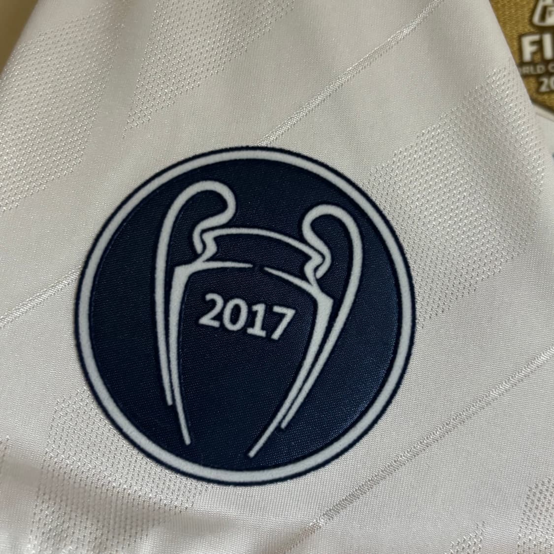 17-18 레알 마드리드 홈 챔스결승 모드리치 유니폼 상품이미지6