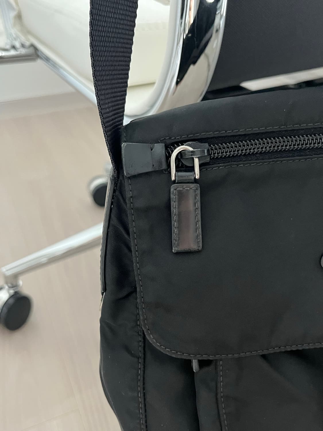 프라다 메신저백 크로스백 주우재백 상품이미지5