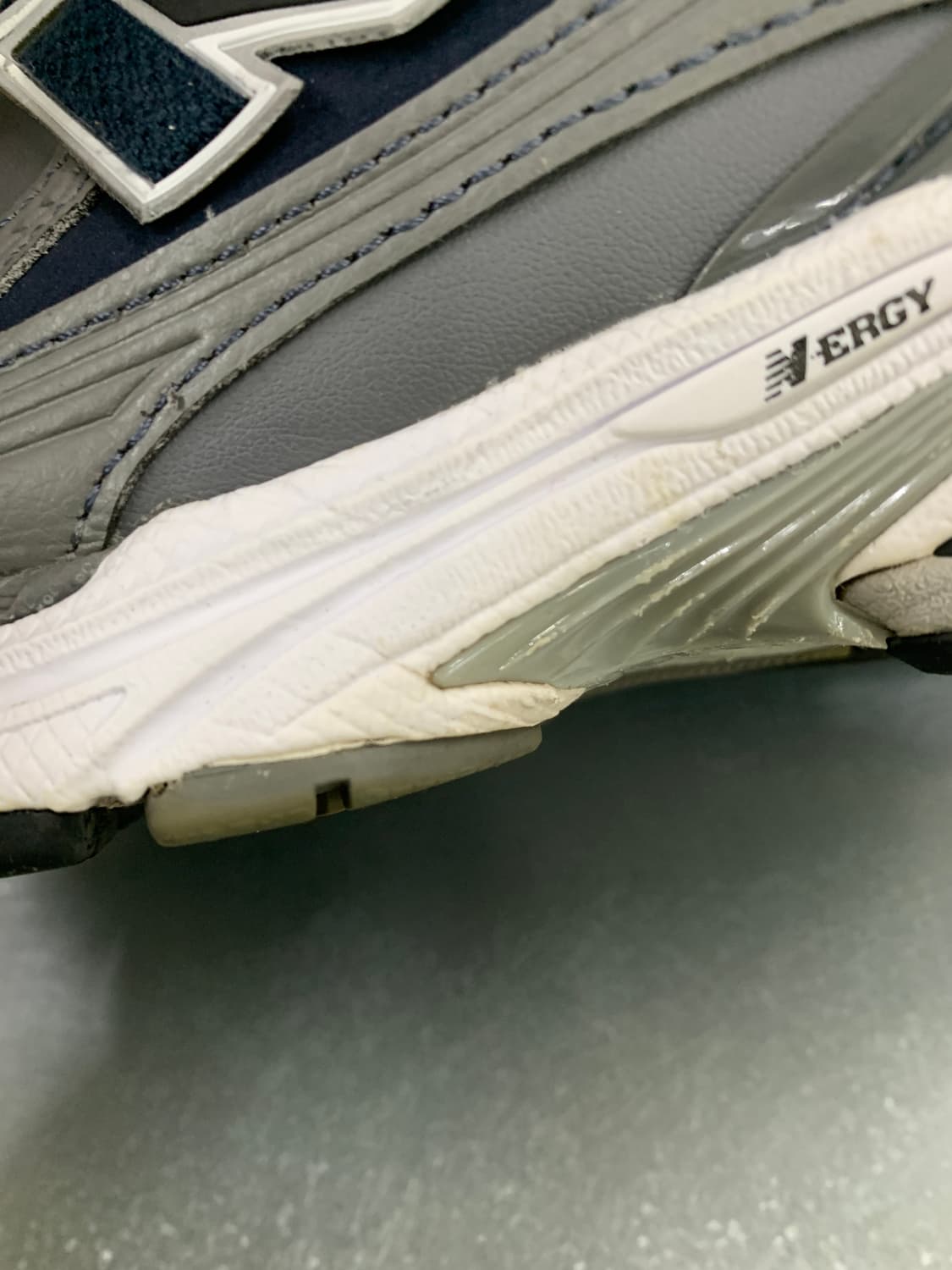 뉴발란스 1906R 그레이 240 상품이미지5