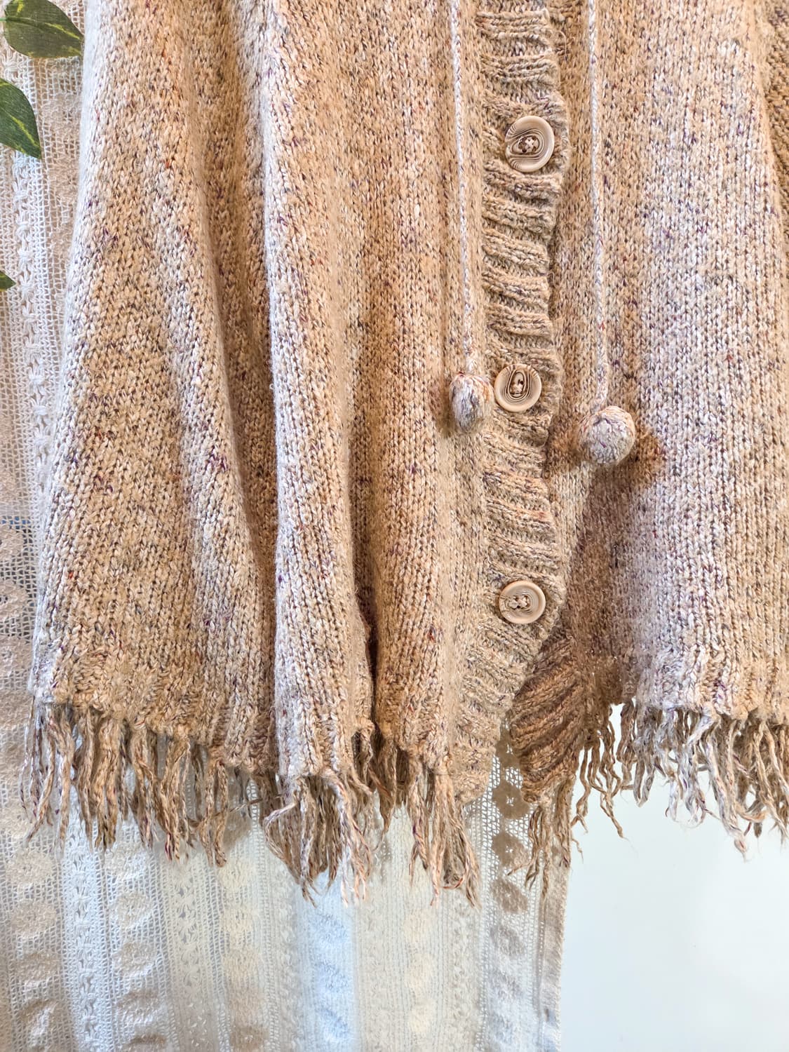 케이프핏 밑단 태슬 보카시 가디건 상품이미지3