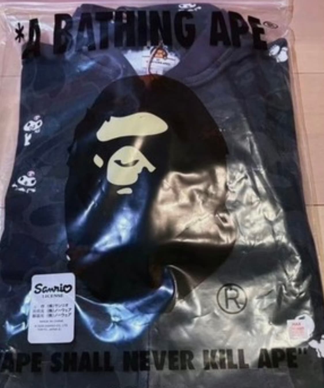 베이프 x 산리오 캐릭터즈 쿠로미 카모 풀 집 후드 블랙 새상품 네고가능 상품이미지2