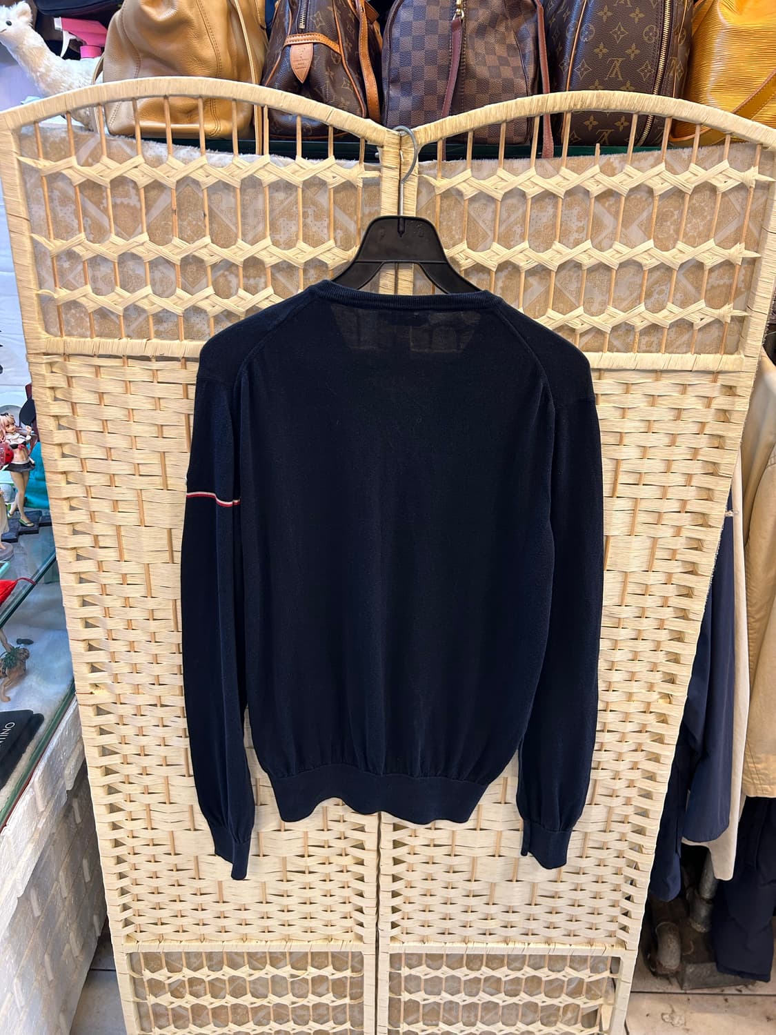 105 정품 몽클레어 브이넥 니트 팝니다 상품이미지8