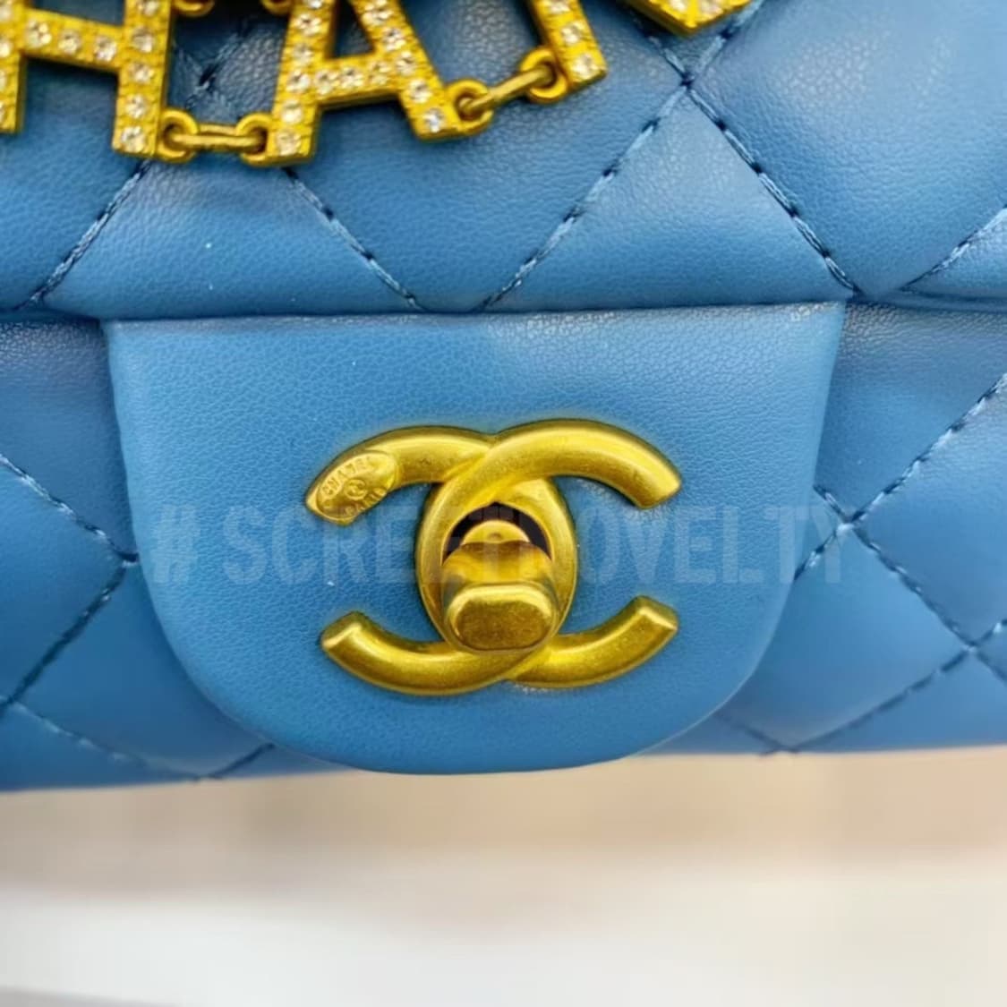 샤넬 퀄팅 하트참 클래식 이니셜 체인백 숄더백 상품이미지4