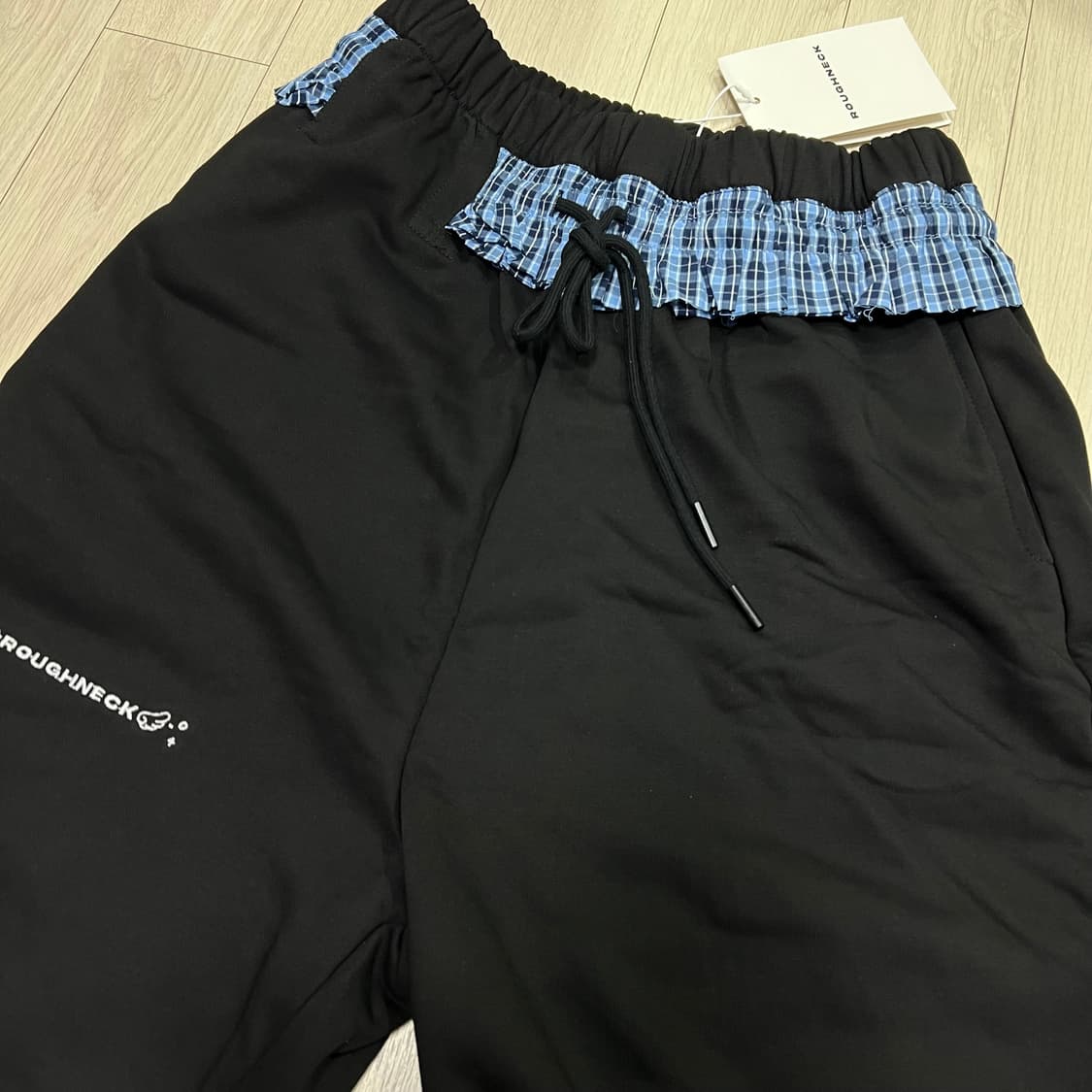 러프넥 컷아웃 스웻팬츠 블랙 새상품 상품이미지3