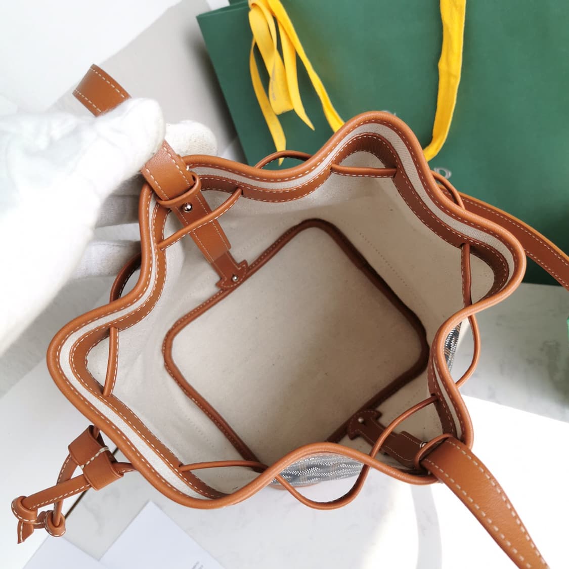 고야드 쁘띠플로 버킷백 상품이미지9