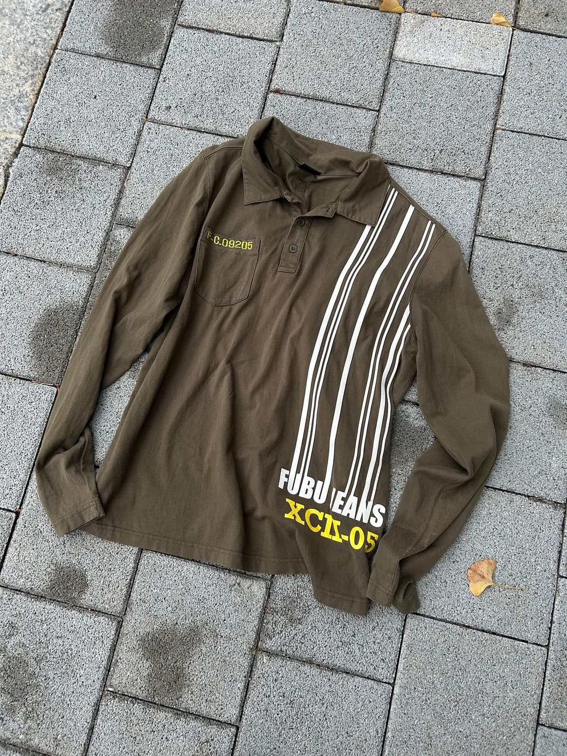 2000s fubu 올드그쿨 카키 프린팅 롱슬리브 상품이미지1