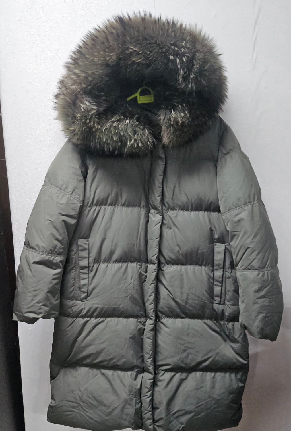 빈폴  카키 퍼 후드 롱 구스 다운 점퍼  95 상품이미지1