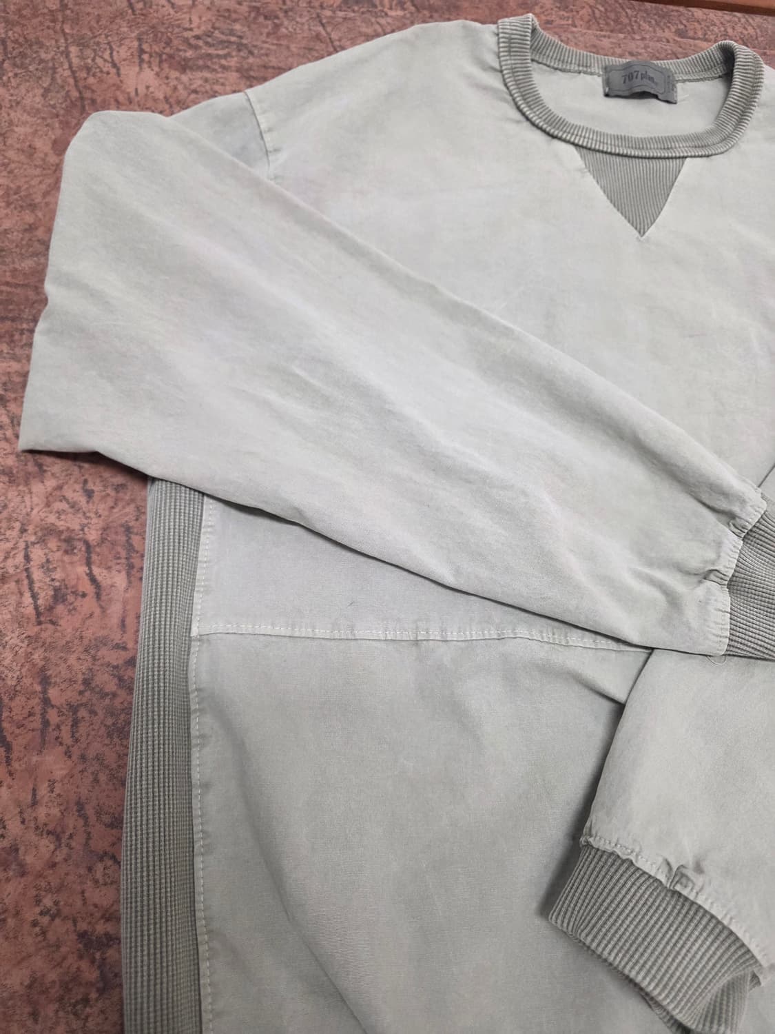 707 플랜 립넥 웜업 풀오버 카키 상품이미지3