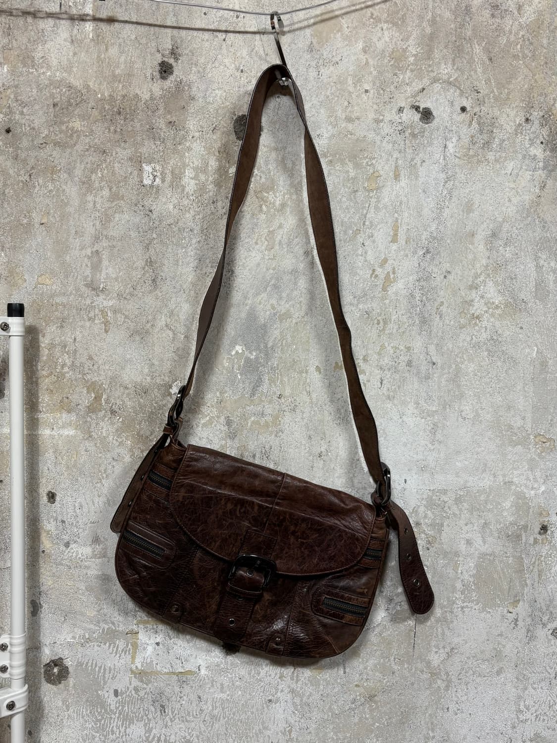 빈티지 브라운 레더 버클 크로스 백 상품이미지3