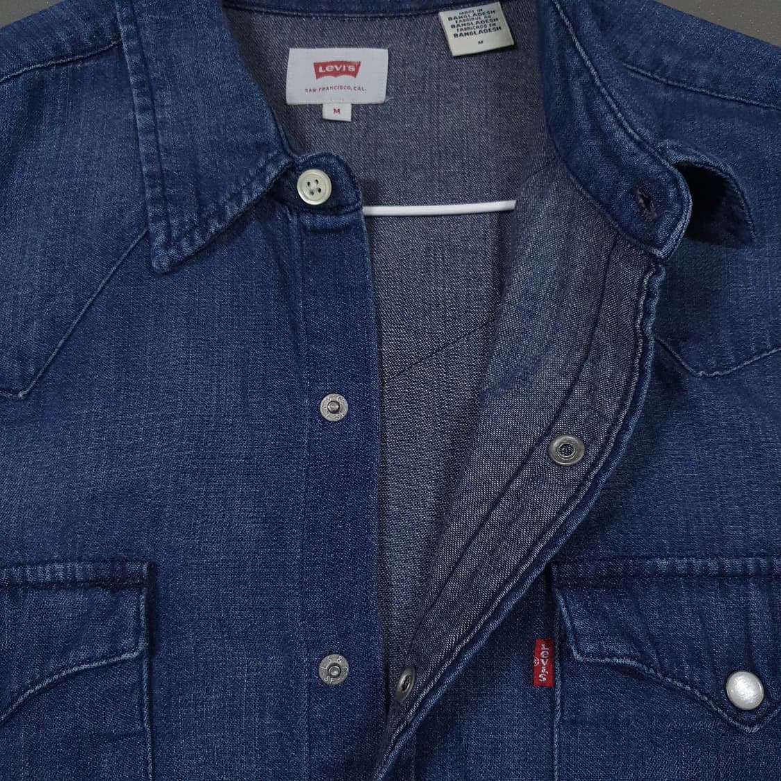 M) 리바이스 신형 클래식 웨스턴 포켓 버튼 스탠다드 청셔츠 중청 상품이미지5