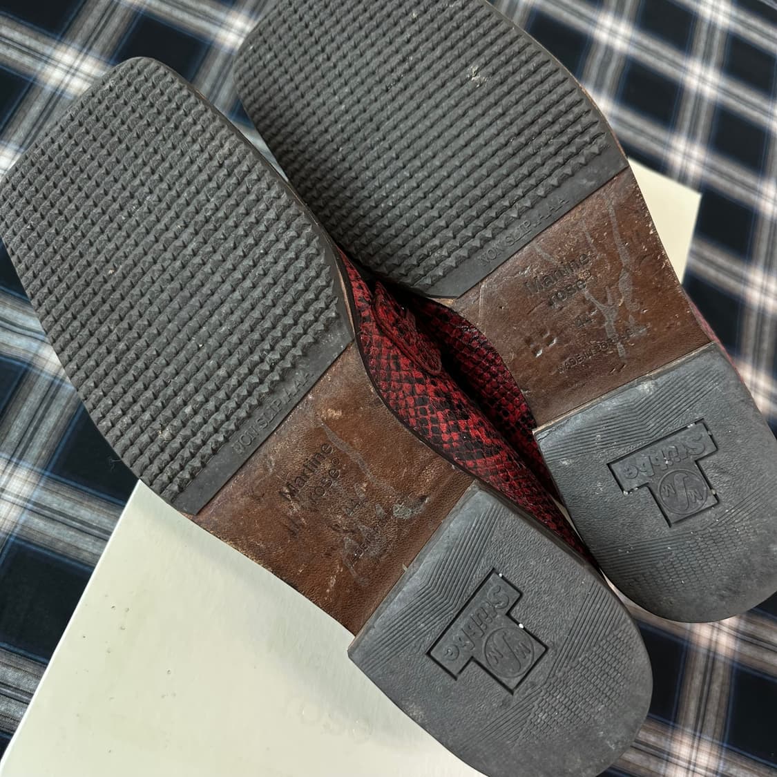 마틴로즈 레드 스네이크 스킨 체인 슬리퍼 뮬 상품이미지9