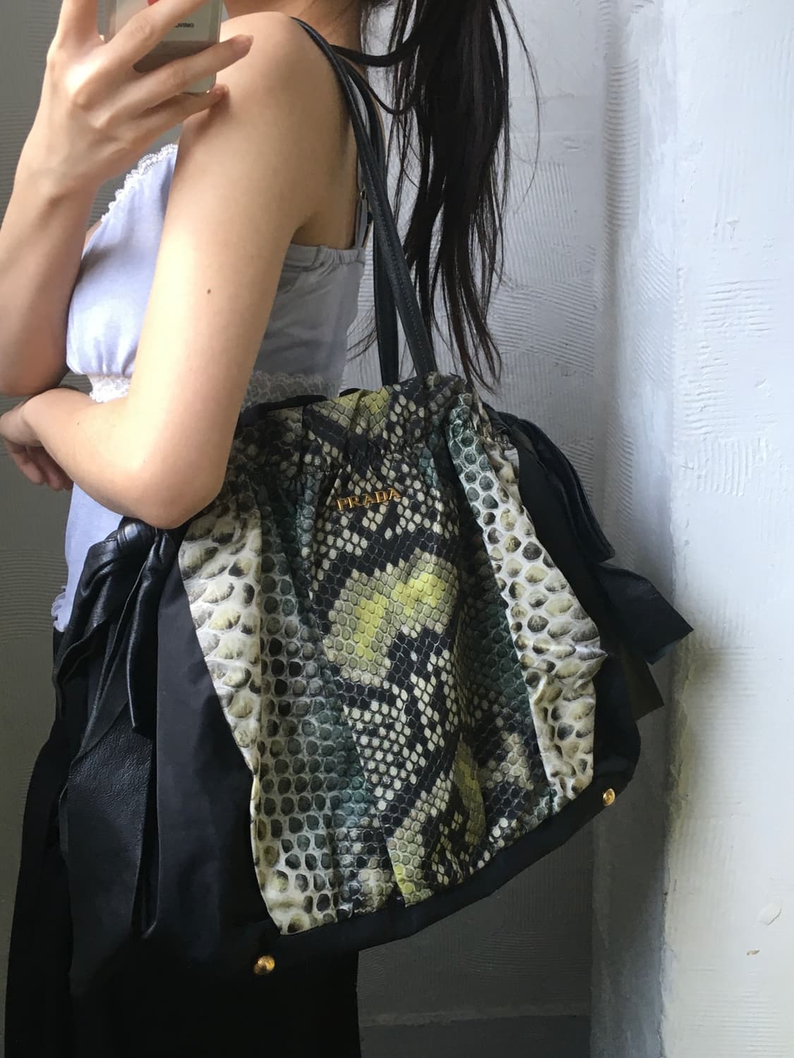 Prada 프라다 파이톤 프린트 나일론 숄더백  상품이미지1