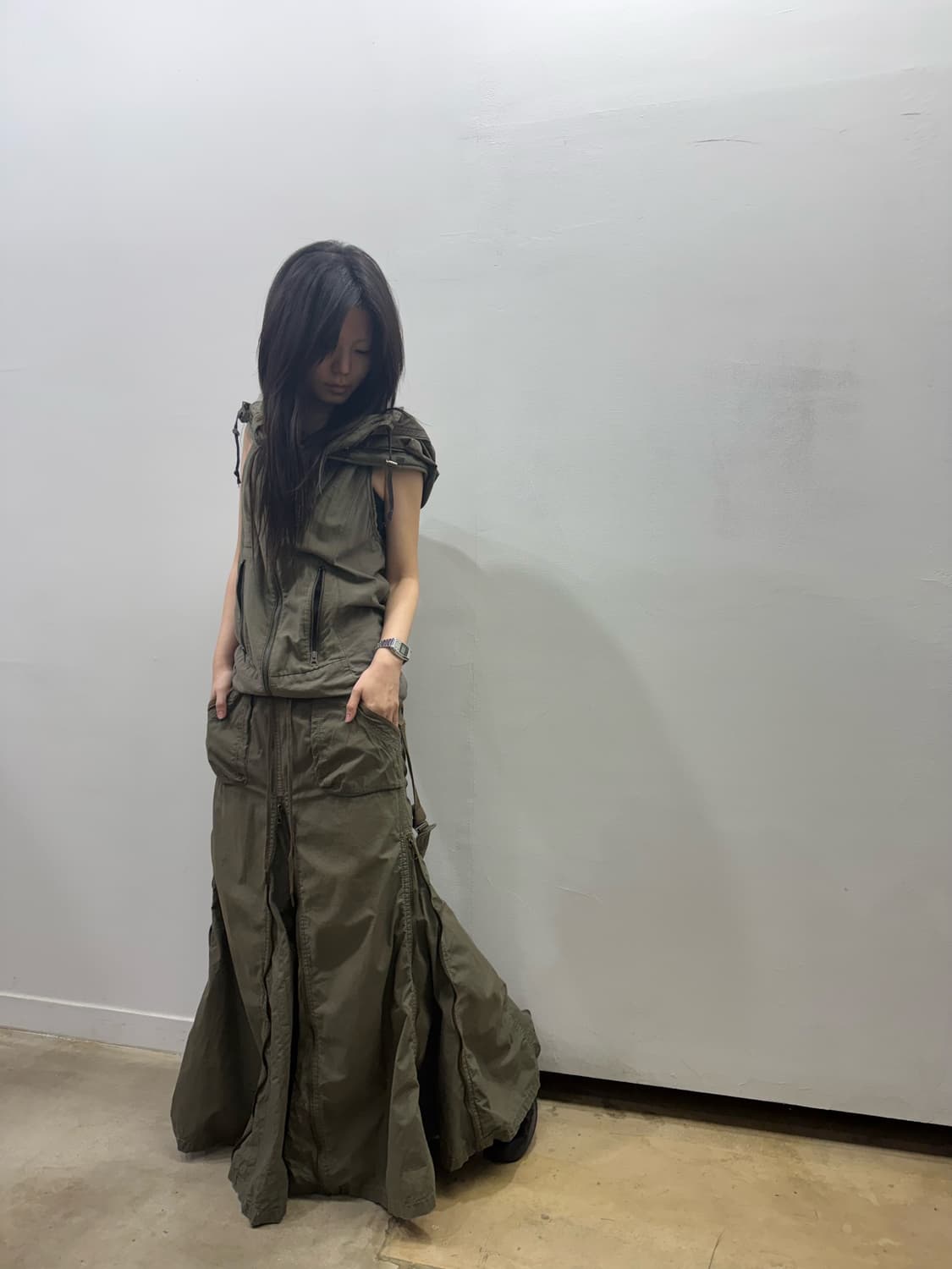 GOA 서스펜더 & 멀티집업 디테일 롱 스커트 상품이미지3