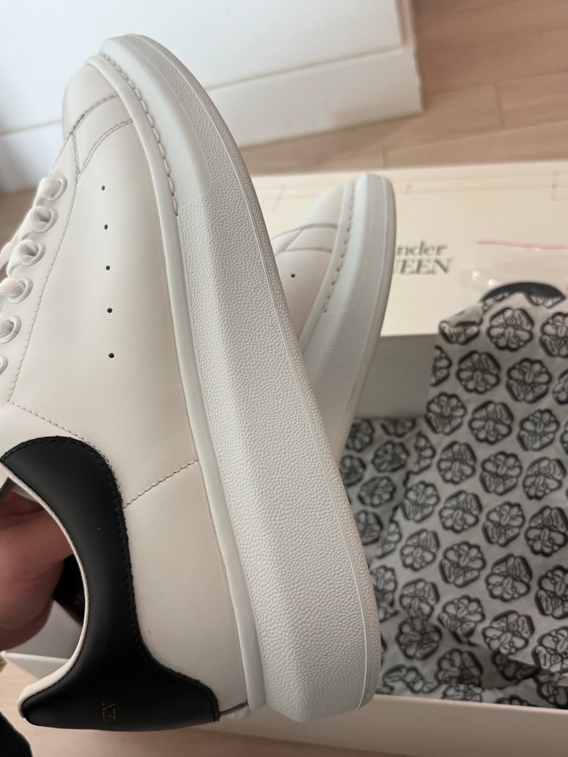 알렉산더맥퀸 오버솔 43 상품이미지6