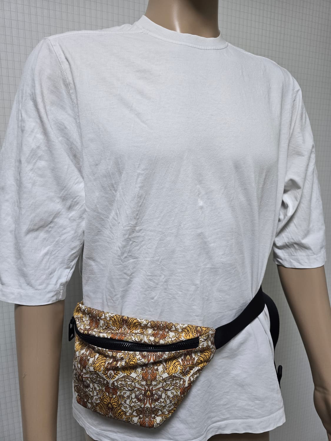 오니츠카 타이거 웨이스트 파우치 힙색 한정판 상품이미지2