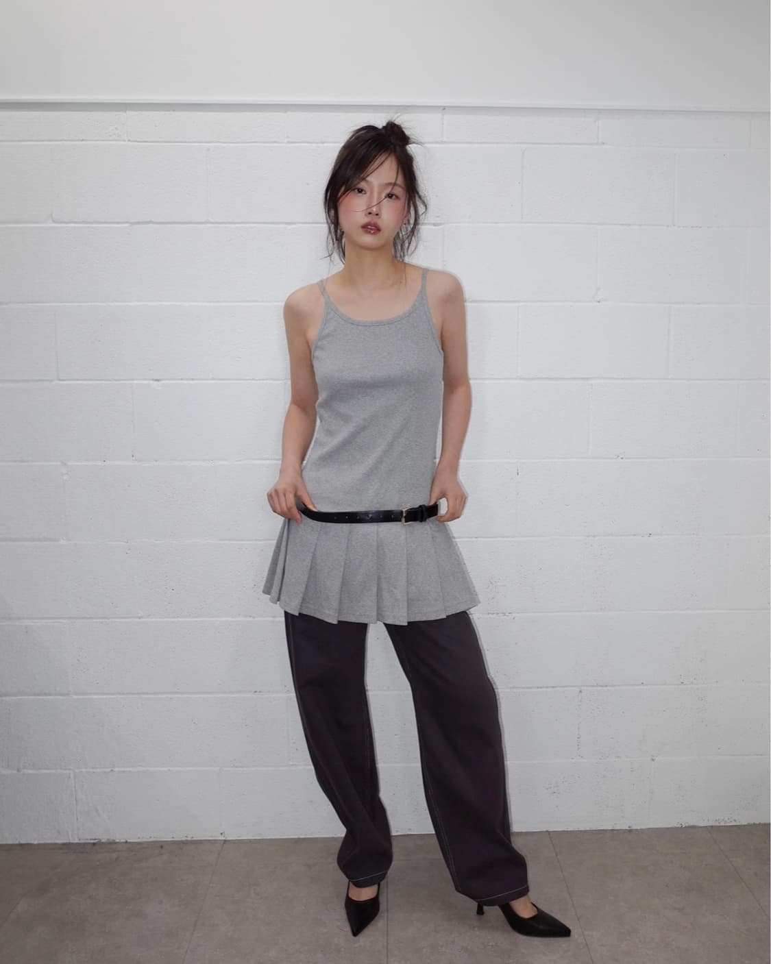 온스카 플리츠 미니 원피스 그레이 상품이미지1