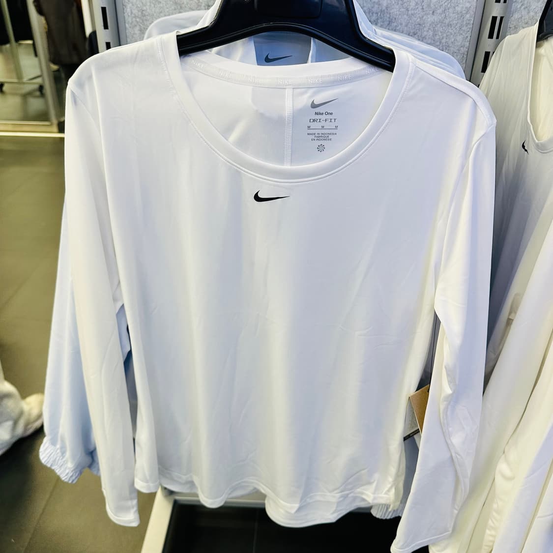 나이키 여성 긴팔티 드라이 핏 원 롱슬리브 탑 DD0642-100 상품이미지1