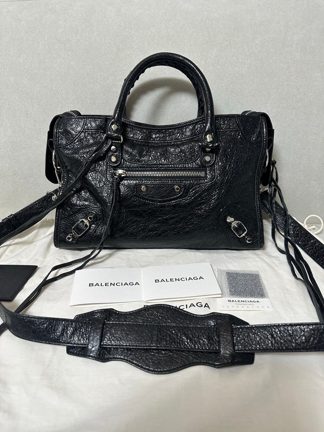 [SA 정품] 발렌시아가 시티 모터백 스몰 블랙-2 상품이미지6