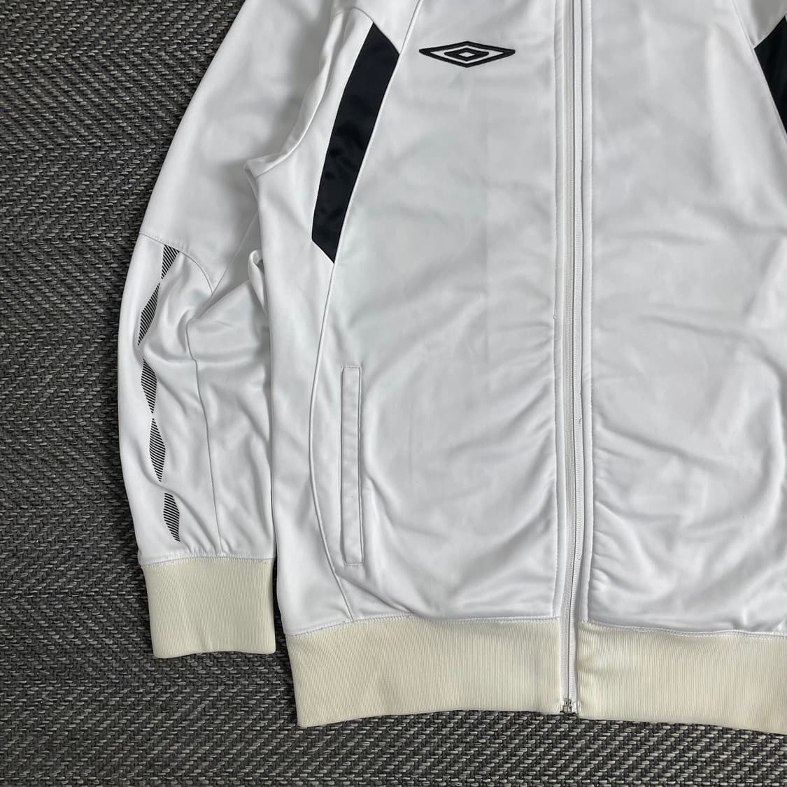 엄브로 사이드 로고 올드스쿨 하이넥 트랙탑 져지y 2990 상품이미지4