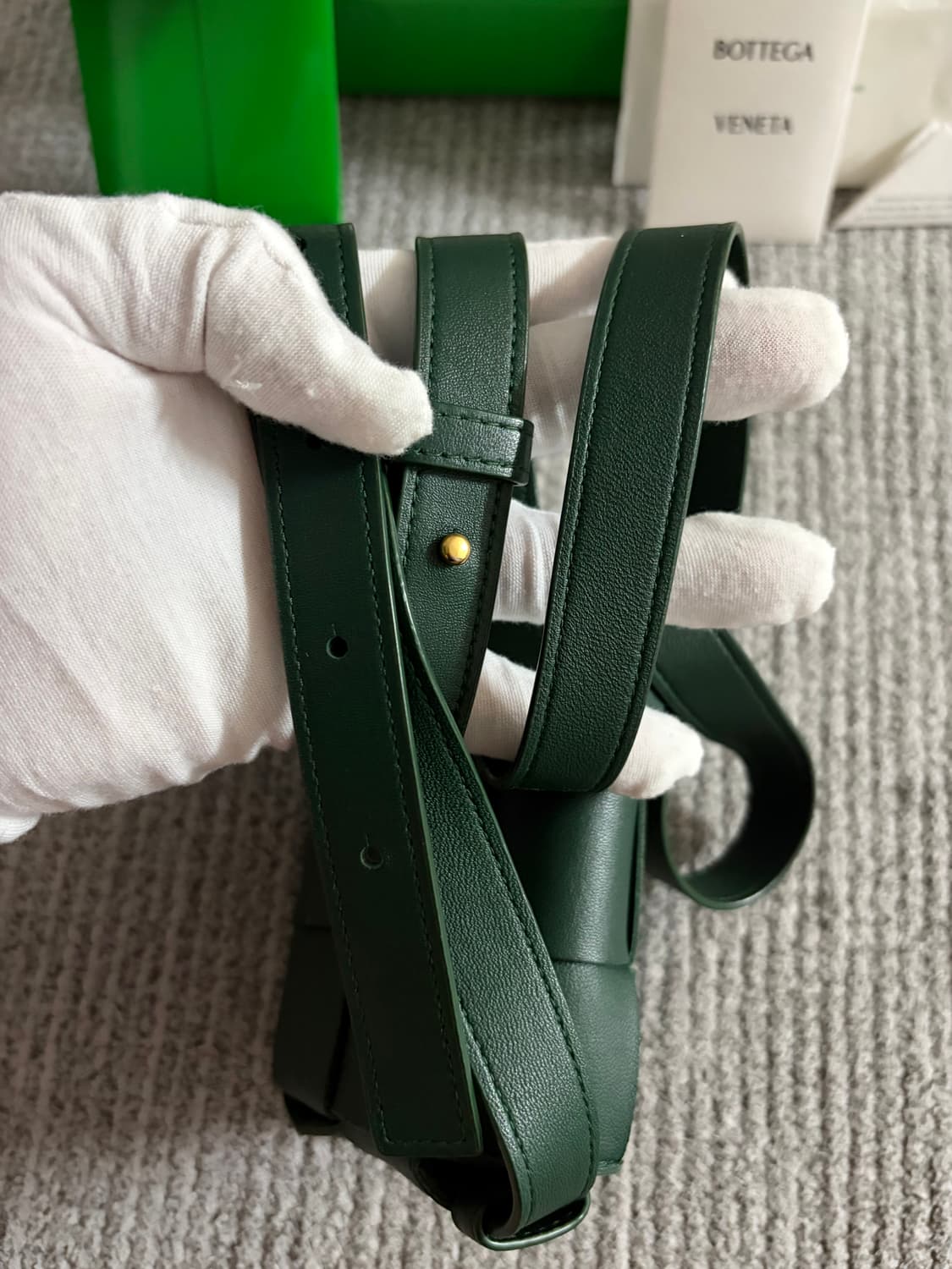 (영수증포함 풀구성) 보테가베네타 미니 카세트백 딥그린 상품이미지9