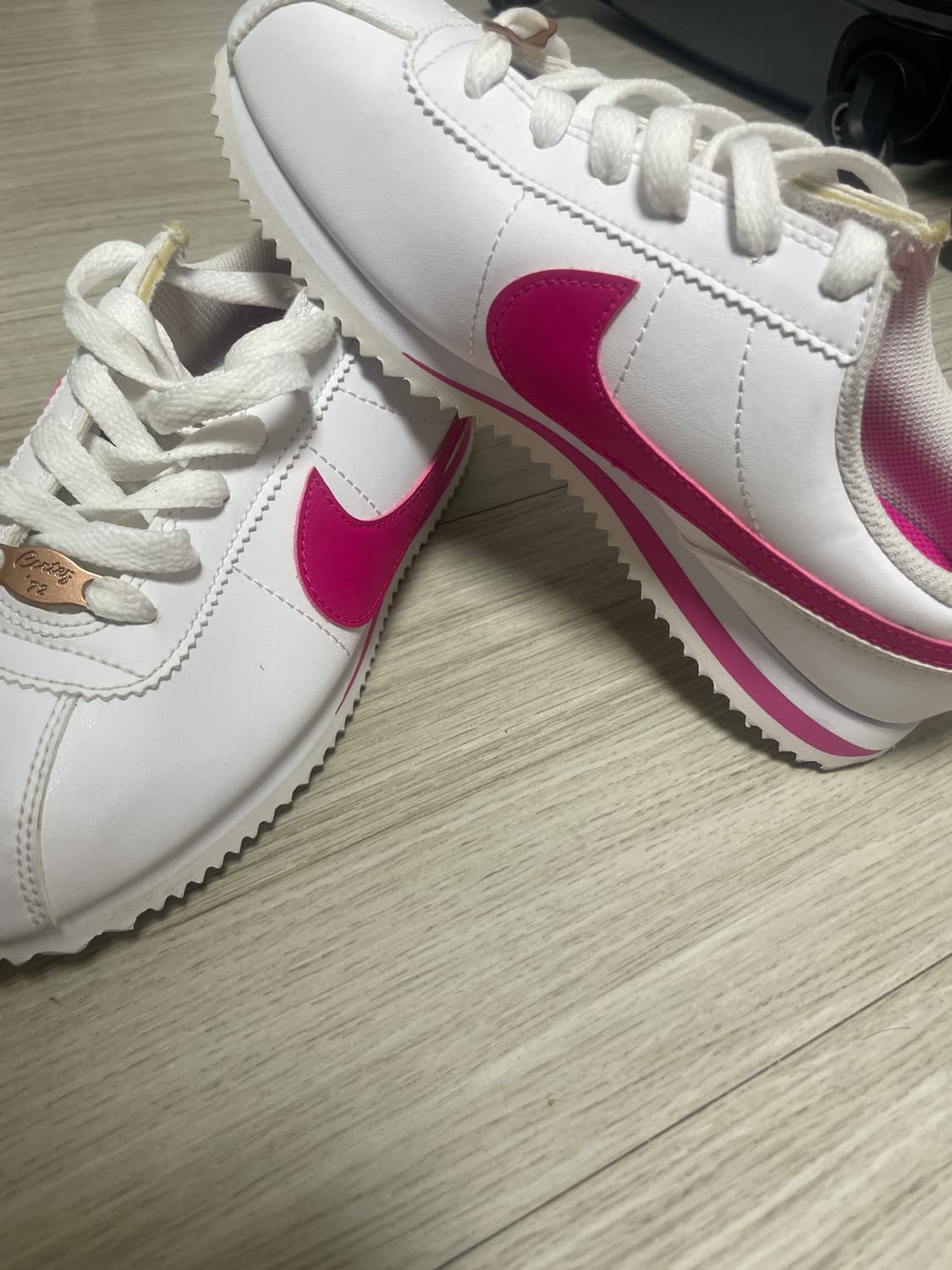 나이키 코르테즈 흰핑 235mm 상품이미지4