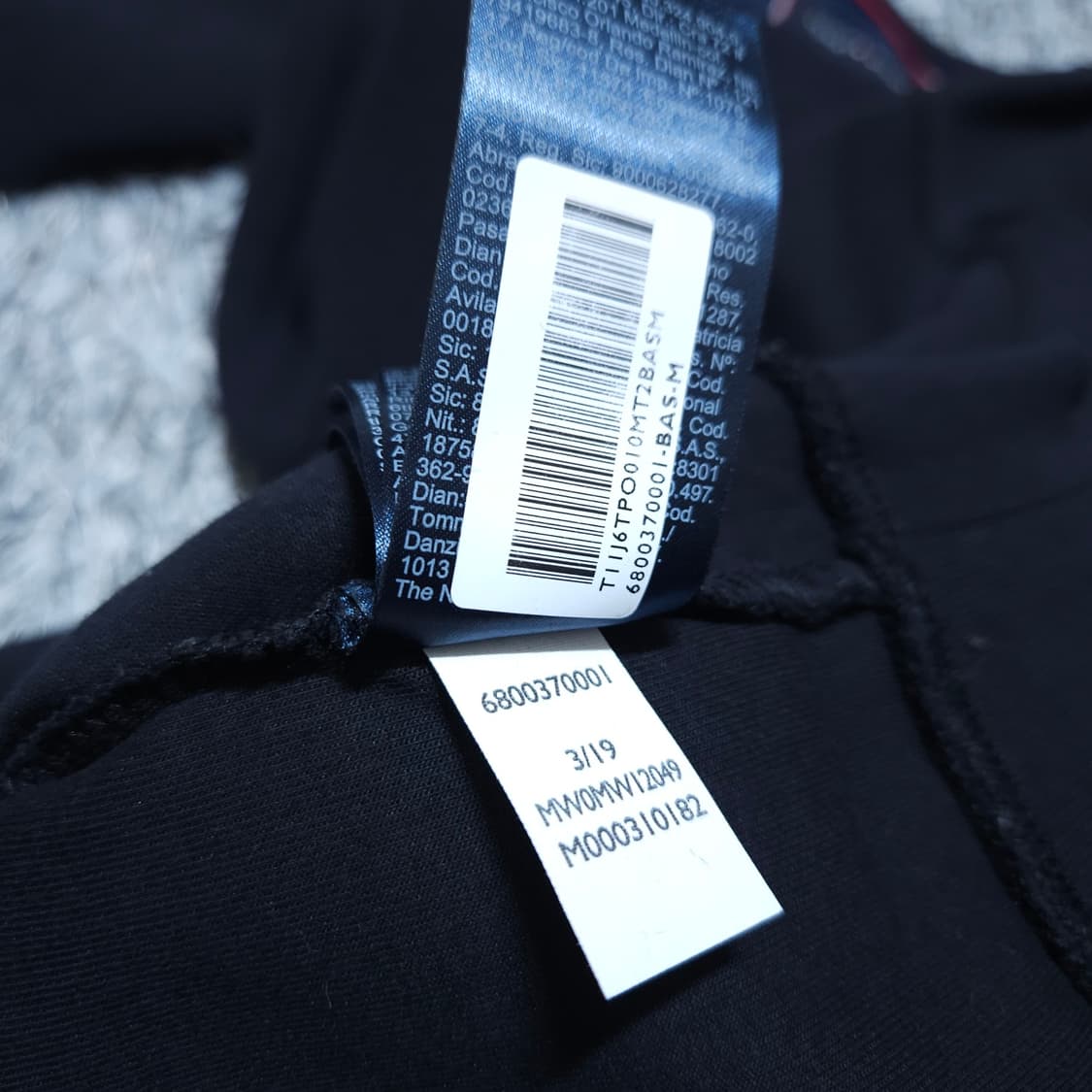 타미힐피거) M 남자 블랙 맨투맨티셔츠 / 왕눈이샵 상품이미지10