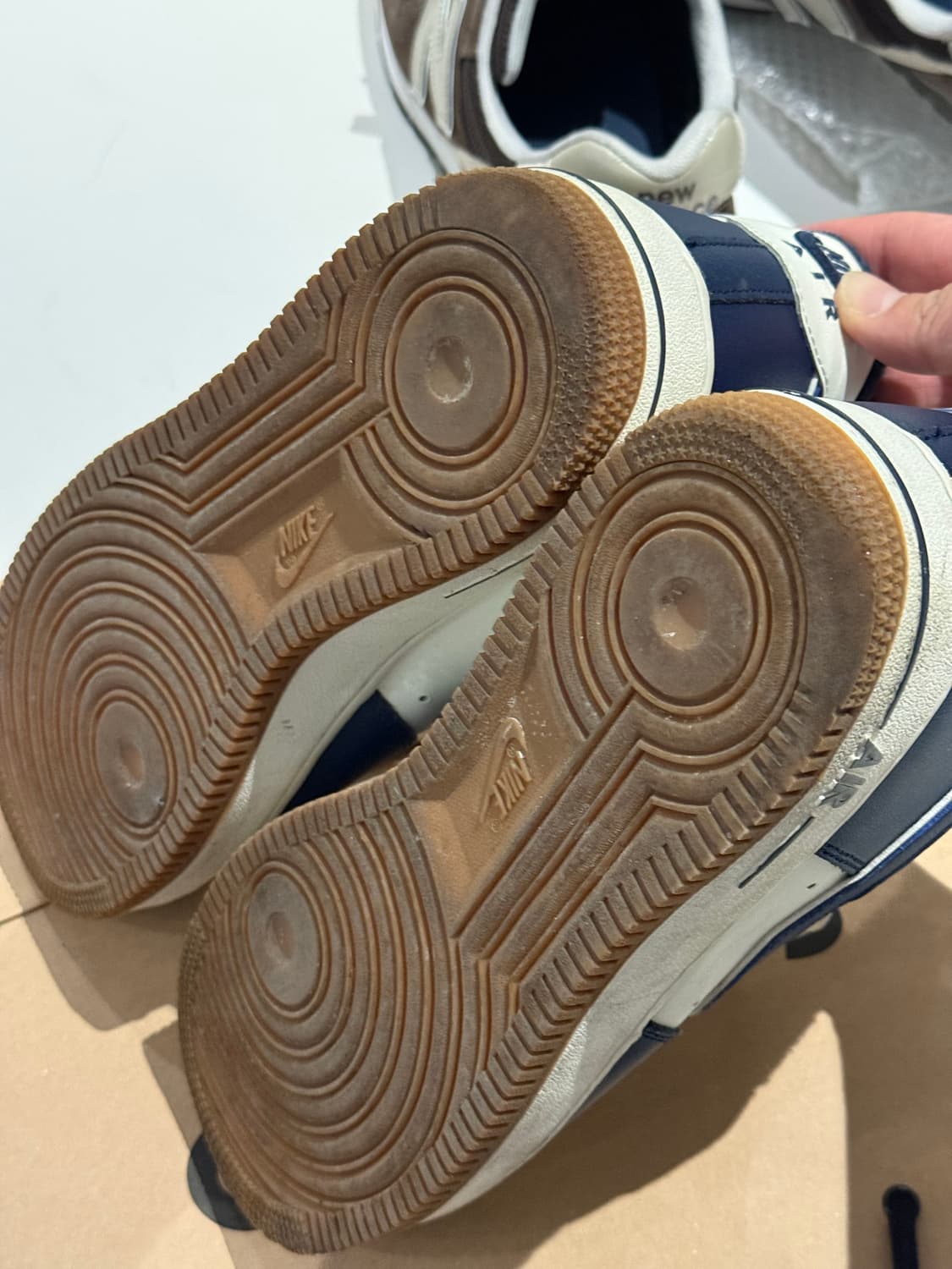 나이키 에어포스1 미드나잇 네이비 290 상품이미지4