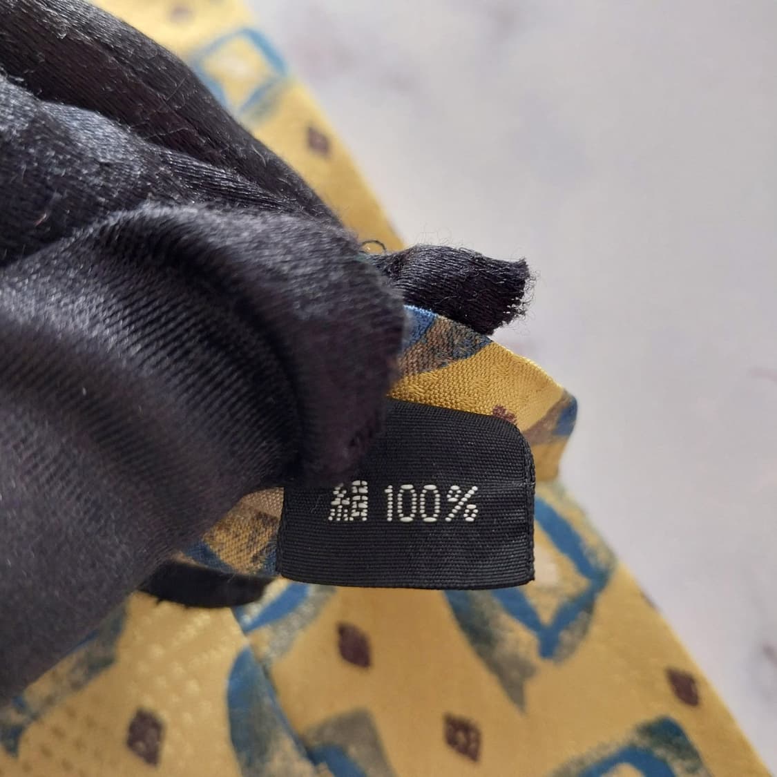 엔리코 코베리 실크 옐로우 패턴 넥타이 10cm A+등급 K1327
 상품이미지10