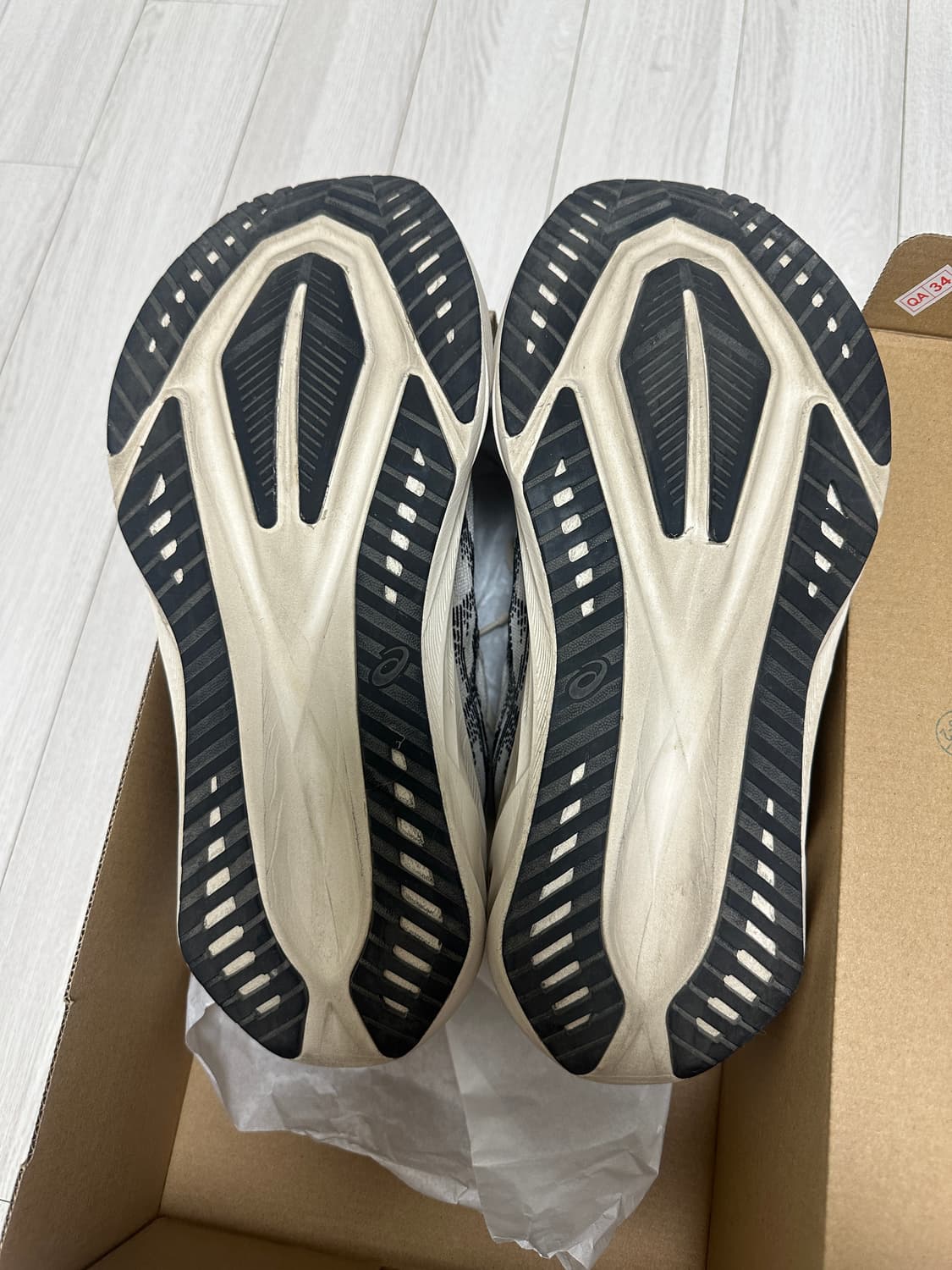 아식스 노바블라스트5 오트밀 275 팝니당 상품이미지6