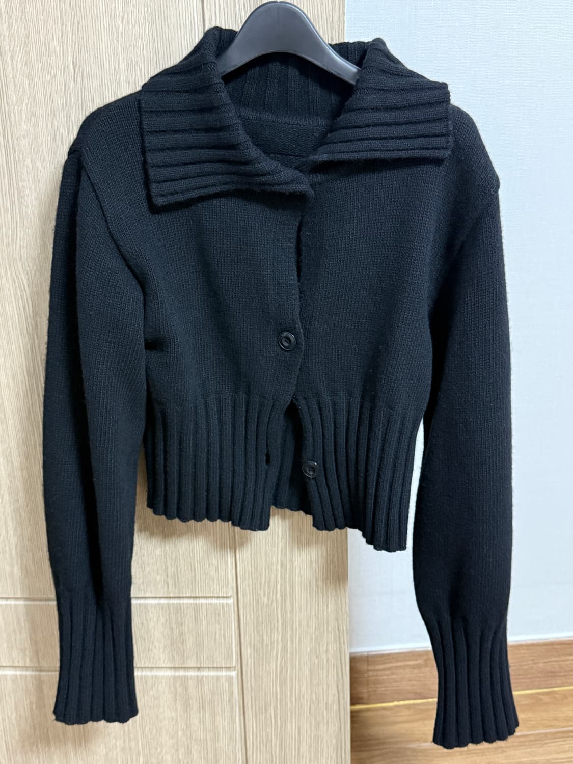 마뗑킴 블랙 크롭 니트 가디건 상품이미지2