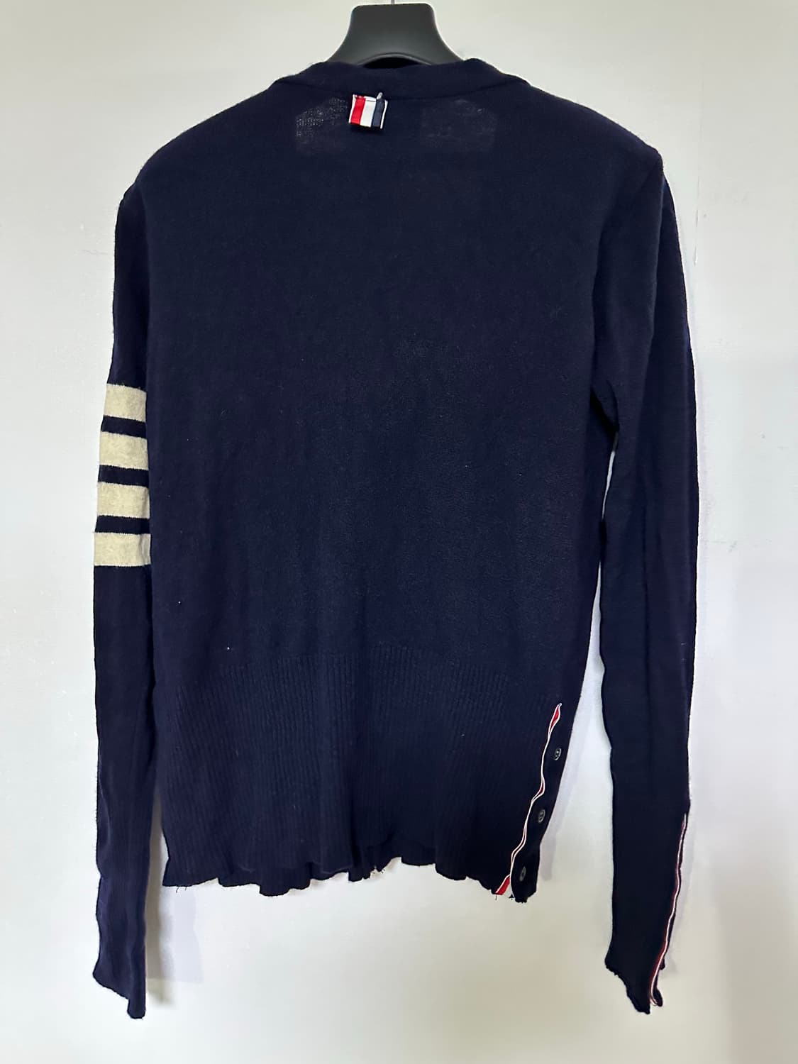 톰브라운 네이비 가디건 삼선 완장 상품이미지2