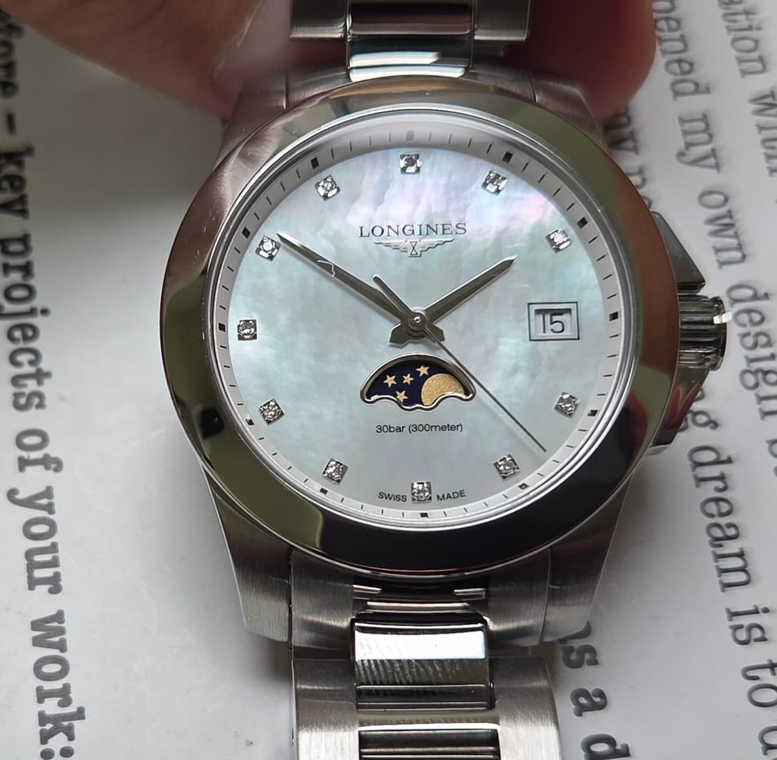 론진 콘퀘스트 문페이즈 11P다이아 자개다이얼 여성용 브레이슬릿 ver. 상품이미지10