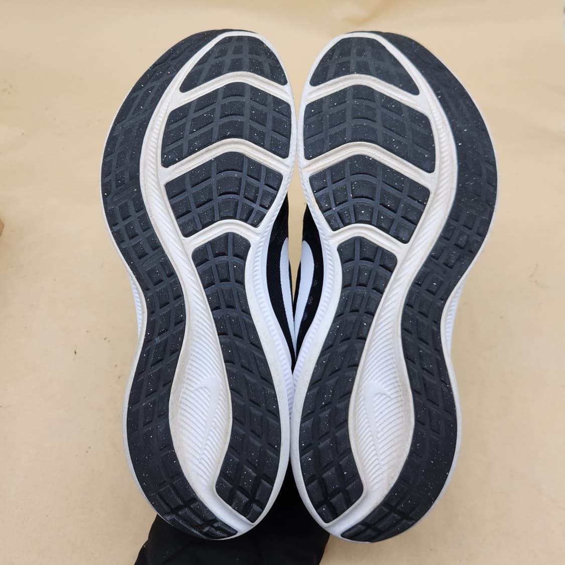 나이키 다운시프터 남성런닝화260 상품이미지3