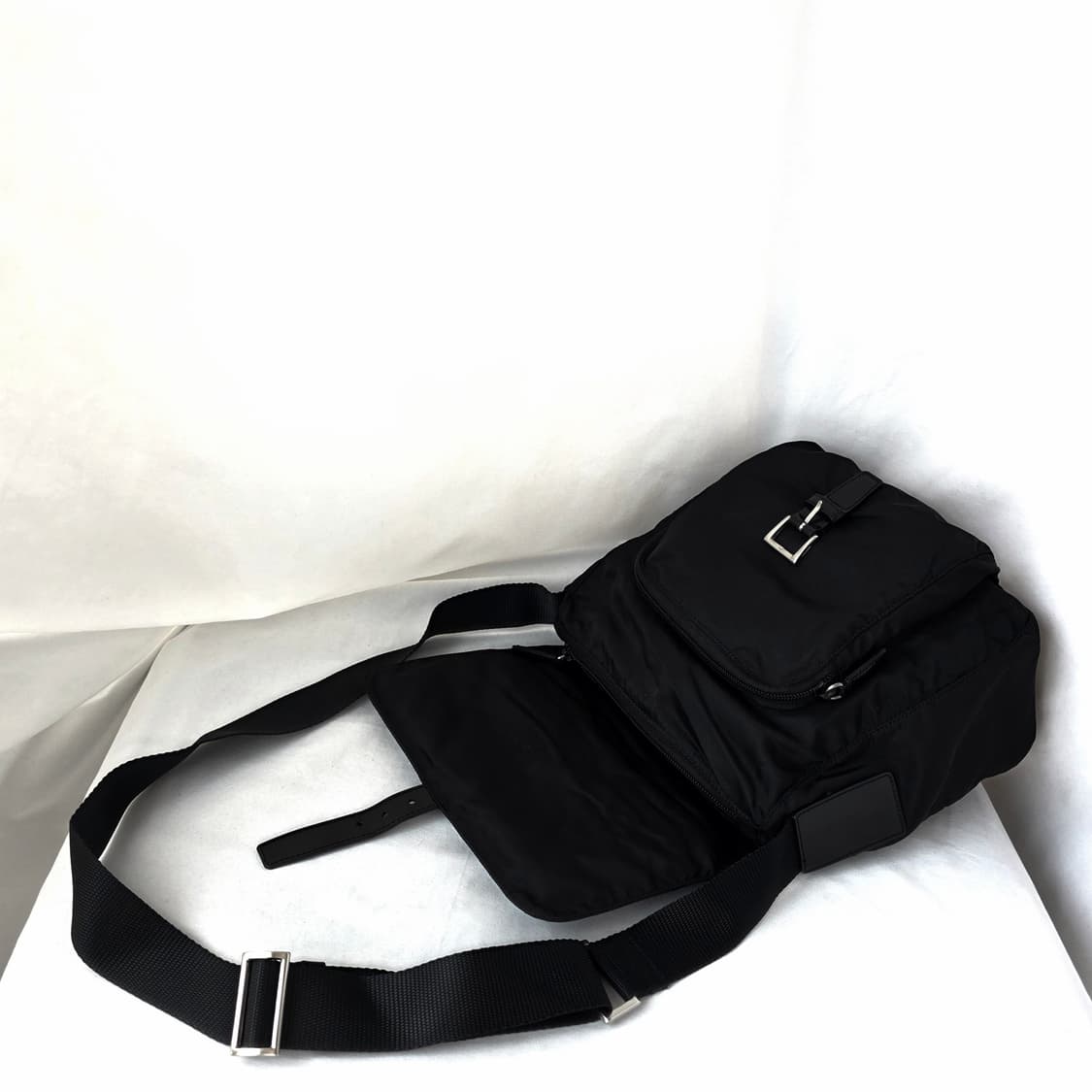 [정품 PRADA] 프라다 포코노 나일론 크로스백 주우재백 남녀공용 상품이미지7