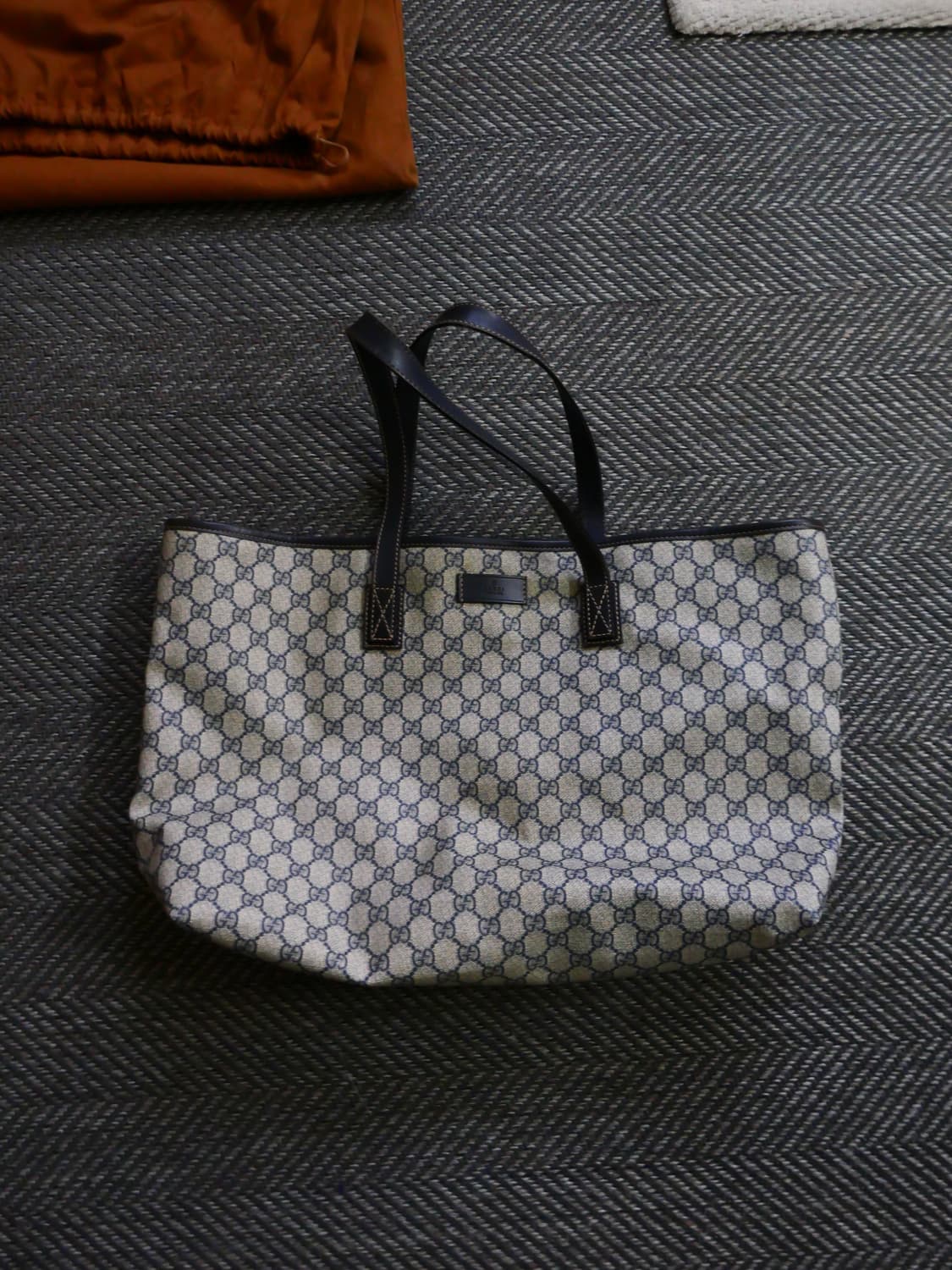 구찌 GG 로고 숄더백 상품이미지1